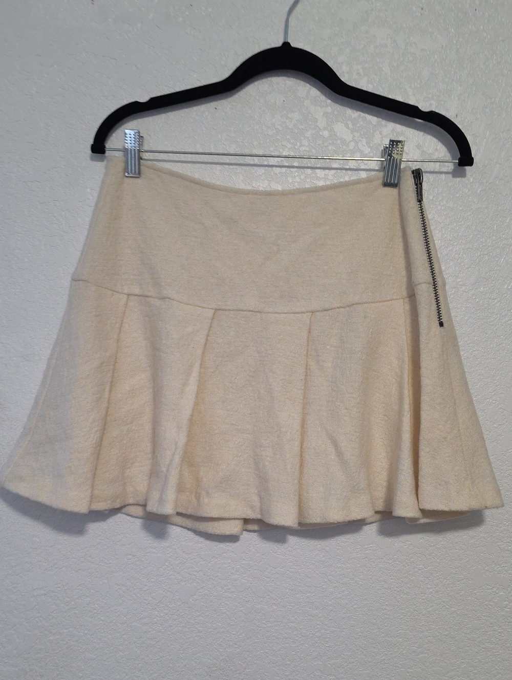 BCBGeneration Cream A-Line Skirt with Side Zip